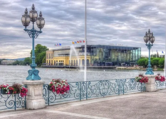 Studio Avec Terrasse En Face La Gare D\'Enghien A 15 Minute De Paris Gare Du Nord Et A 10 Mn De Stade De France