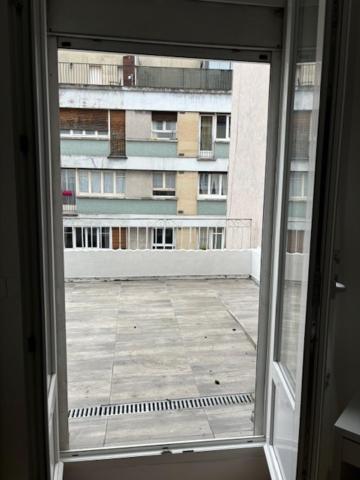 Avec Terrasse En Face La Gare D'enghien A 15 Minute De Paris Gare Du Nord Et A 10 Mn De Stade De France Apartment Enghien-les-Bains